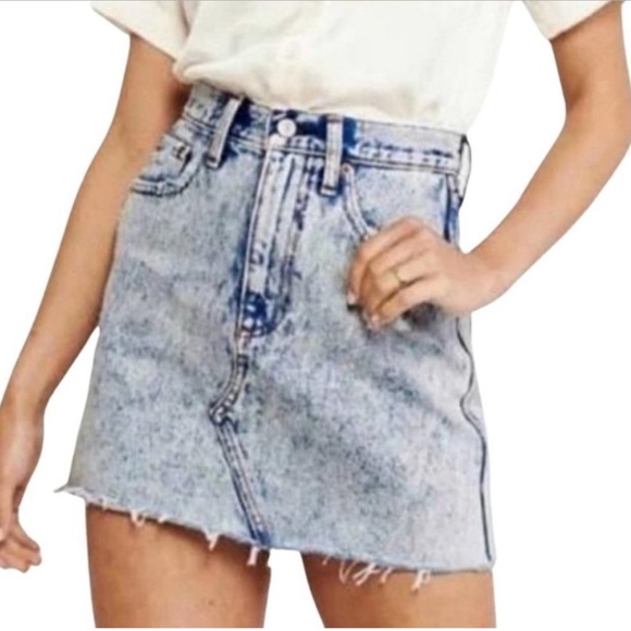 AF Light Acid Wash Jean Skirt Abercrombie and Fitch - Picture 5 of 8
